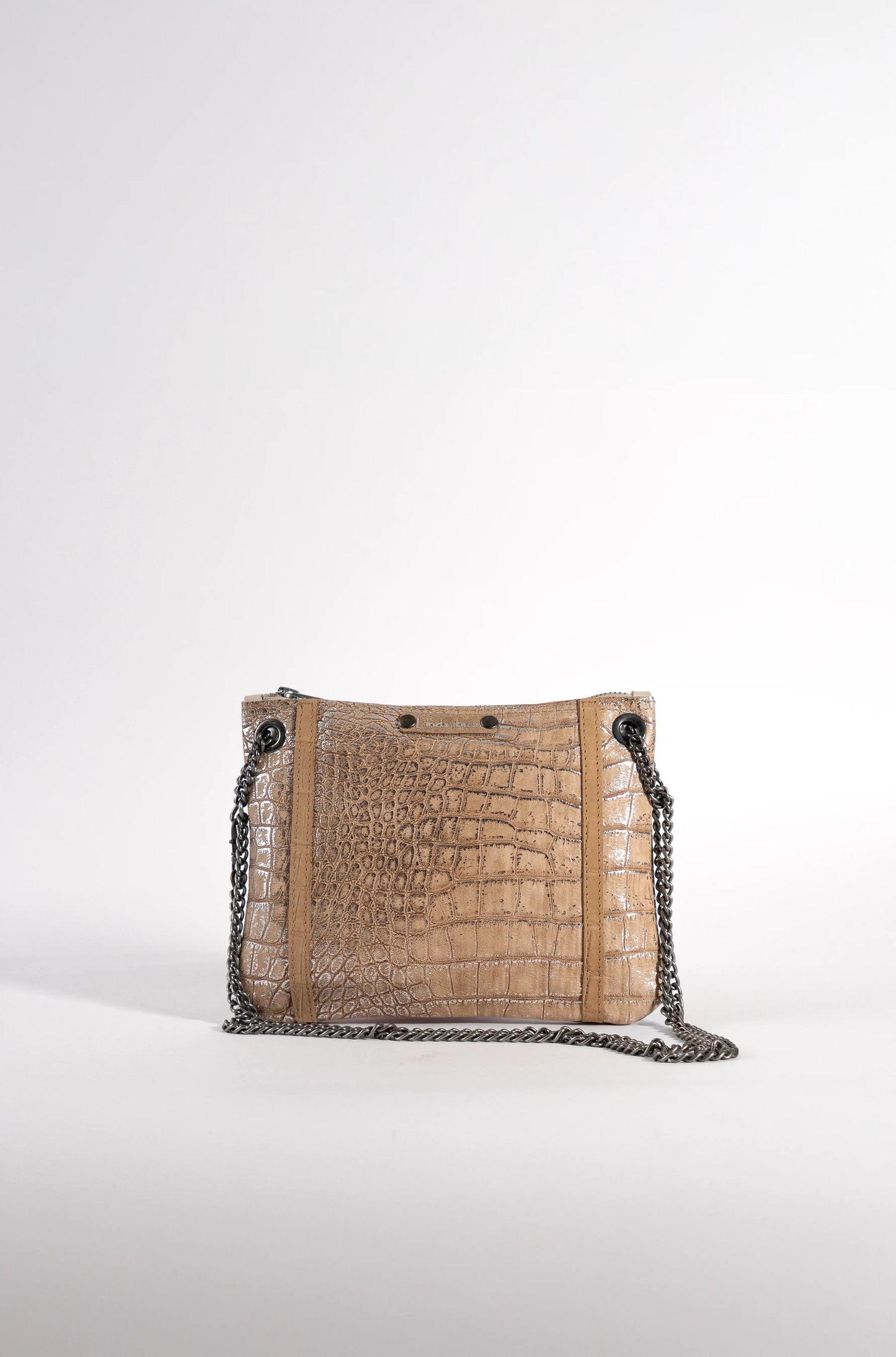 Premium white leather handbag with adjustable chain strap, artisan design by Linda Ibiza.