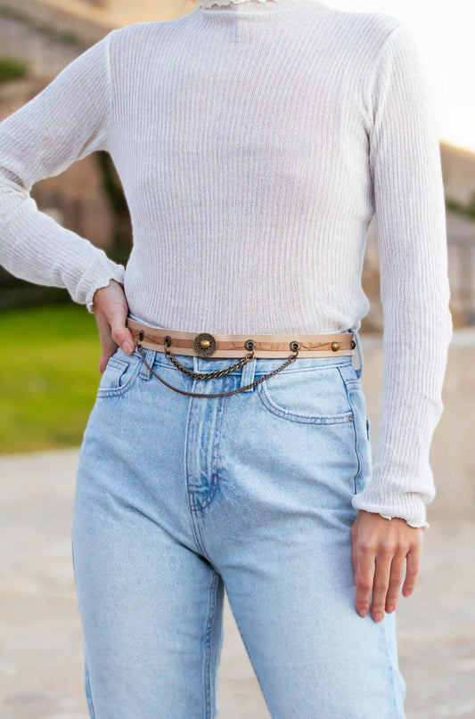 Handmade golden beige leather belt in a boho-chic style, crafted by Linda Ibiza Design.