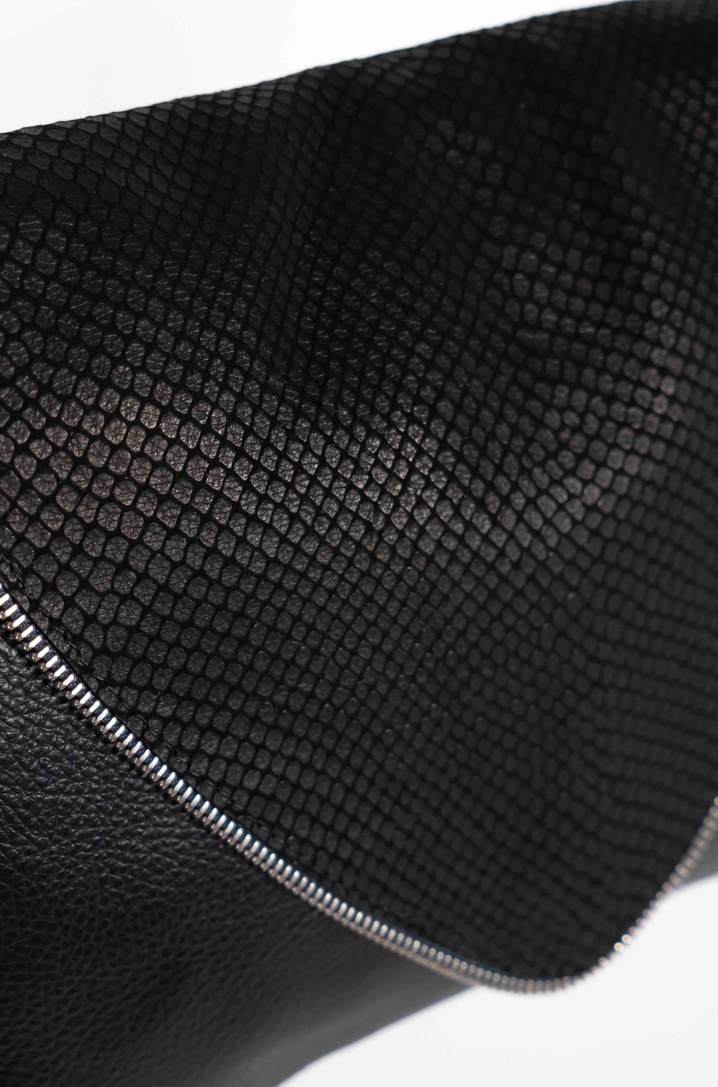 Black leather V handbag with textured black matte leather detail