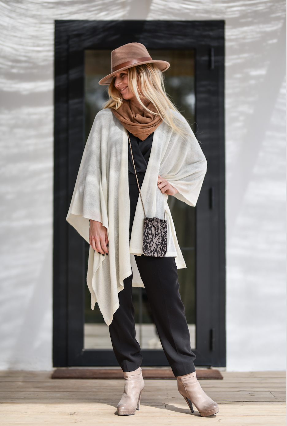 Leather gold and brown mobile bag with zip pocket on the back